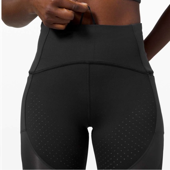 Lululemon like new uncovered strength perforated high rise crop blk leggings - Picture 11 of 12